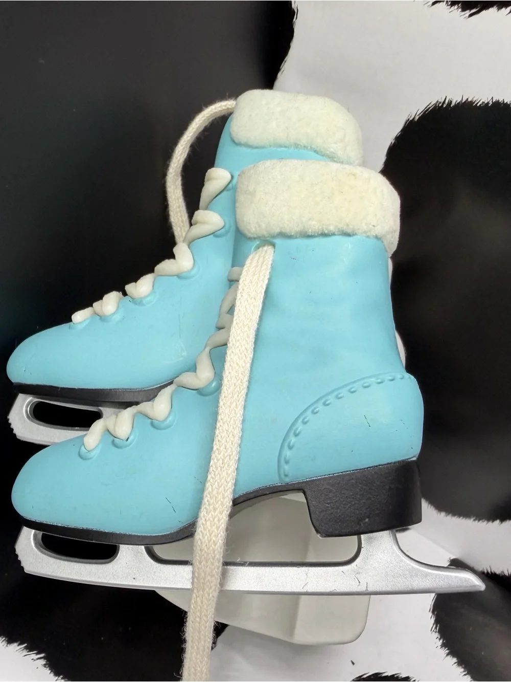 Yankee Candle Scent Plug Light Blue Plush Cuffed Ice Skates with real shoe lace